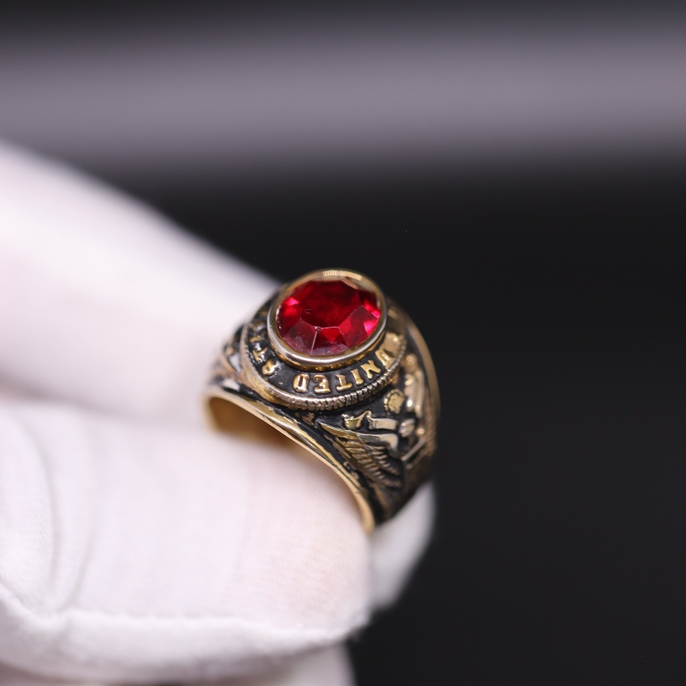 18K Yellow Gold Ruby Ring